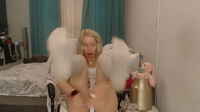 LuxuryNika - give wild cum now