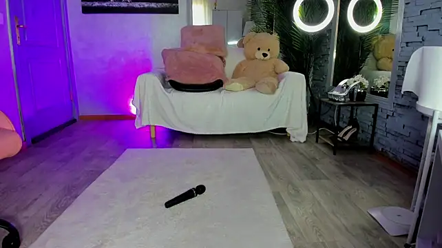 Reina_Cummings - Squeeze your cock between my tits 🍒