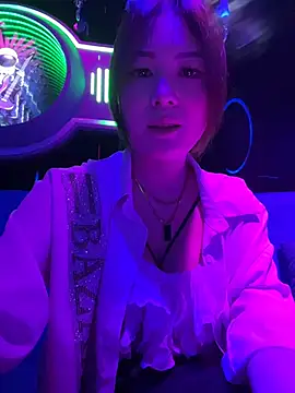 Lola666999 - 跟姐妹聚会，完成任务互舔奶头