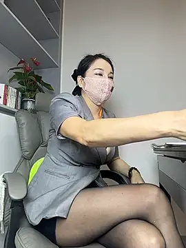 TopAlice566 - 裸露美胸1分钟