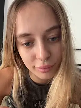 Enjoy_my_beauty - spread asshole in doggy
