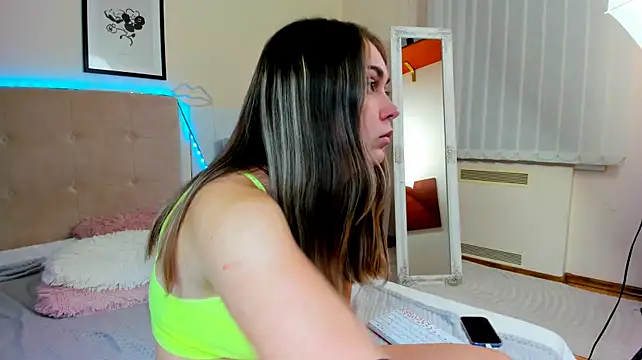 MelanieCuty - show your bum