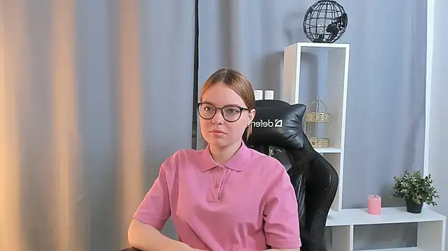 LacieEverding - lickng lips