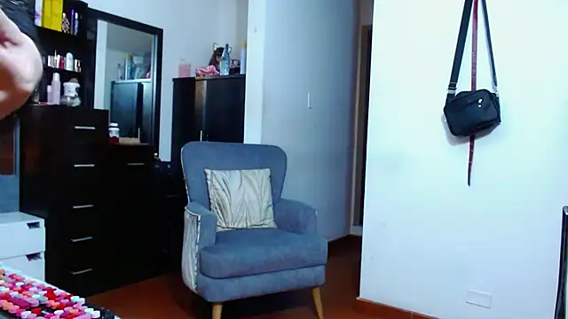KarlaTesg - dancing nude hot REGGETON
