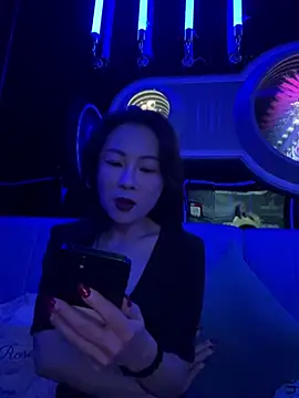Eva10069 - ktv全裸5分钟