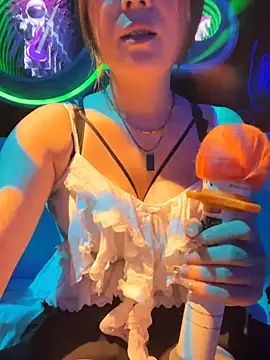 Lola666999 - 跟姐妹聚会，完成任务互舔奶头