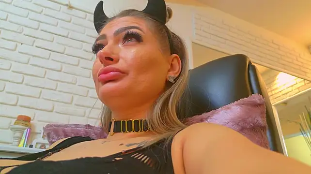 Blonde_Celine - Pussy Juices 💦😜💦