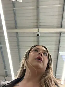 Blairbella - spit on tits
