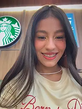Alejandra_ospina - THREE FINGERS UNDER THE TABLE + CREAM 🥵