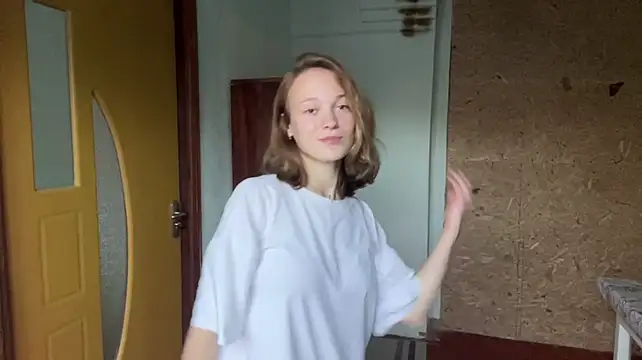 BrittanyLebowitz - lick lips