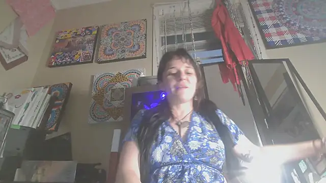 Unemployedstripper - show boobs again