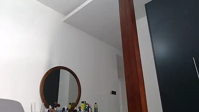 Katt008 - naked squirt cum show