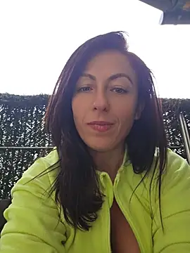 Risky_woman - FRONT STRANGERS .NAKED SQUIRT win whatsp