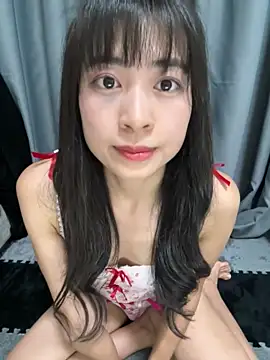 Yiyiya520 - 练习舔棒棒