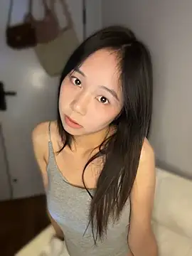 Anna-a - 完成目标，24小时内打赏最多的前三位哥哥每人一张美照诱惑