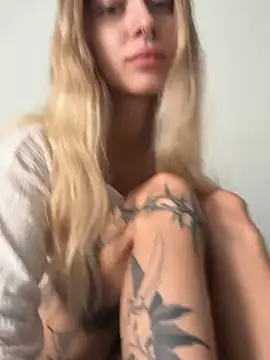 Enjoy_my_beauty - whip teasing wet clit