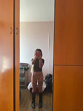 Thegirlofthemirror - Doggy e culo aperto