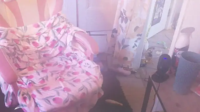 Nastydianastrips - SQUIRT ON YOUR VIBRATOR FOR US RIGHT NOW