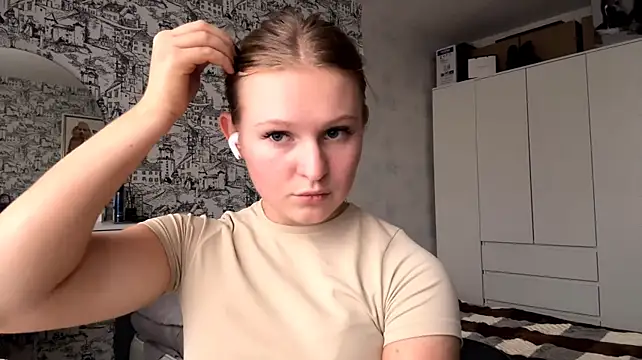 LisFris - Show sexy belly