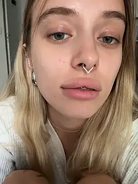 Enjoy_my_beauty - whip teasing wet clit