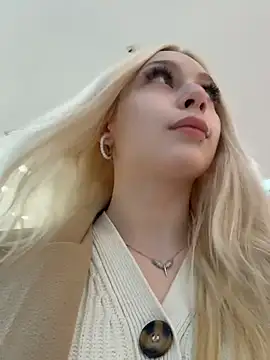 AngelinaTous - I'll show my ass + spank 5 times