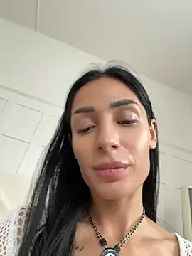 Vicky_luxe