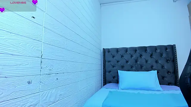 MichellePreston - striptease suck nipples