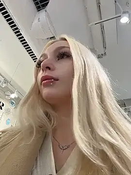 AngelinaTous - I'll show my ass + spank 5 times