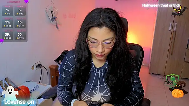 Big_titssplay - Naked and play dildo blowjob sloopy