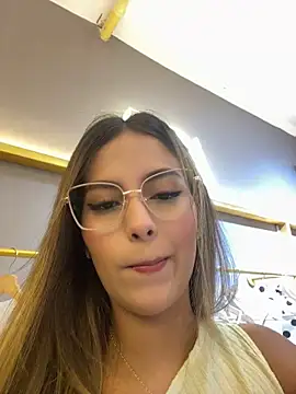 Valeria-escobar - FUCK ME AT THE ENTRANCE OF ZARA🔥😈