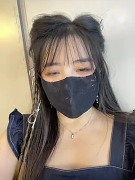 Xiao-mo520 - 美导老师下班兼，咖啡厅偷玩小粉，刺激，超敏感体质，完成目标脱内衣5分钟，不分场合