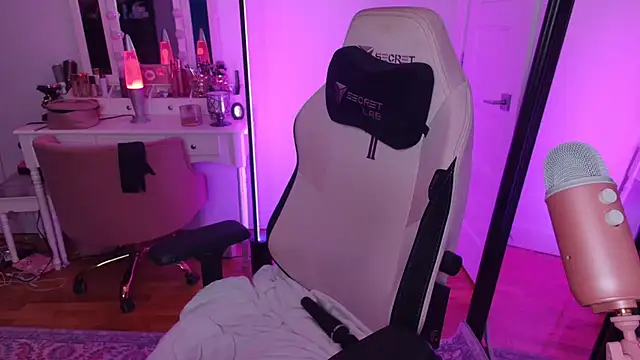 Rachelbrooksxx - SHOW ASS