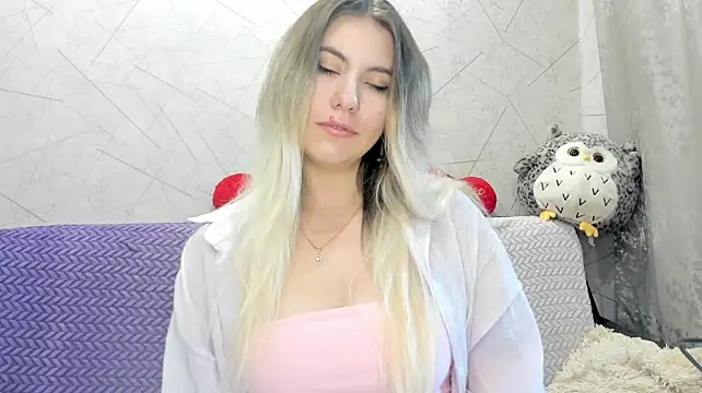 KatieLesco - SHOW MY LONG TONGUE