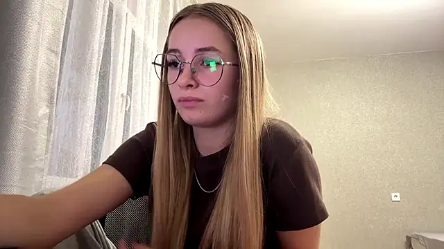 MarkitaHersch - Put hair in a bun