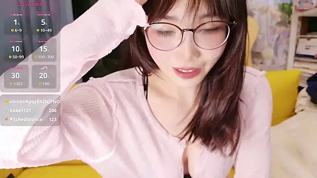 Nancy-A1 - 快乐星期天 脱掉内衣揉胸