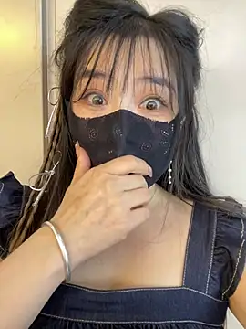 Xiao-mo520 - 美导老师下班兼，咖啡厅偷玩小粉，刺激，超敏感体质，完成目标脱内衣5分钟，不分场合