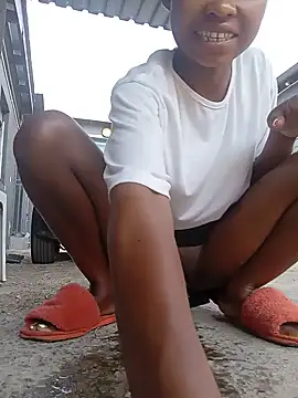 Sweethoneypot25 - Squirt front of an opened door rsk gal🫣