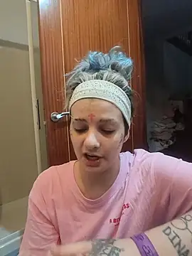 Pura_Sheytana6669 - Meterme una lata 🥫💦😉
