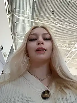 AngelinaTous - I'll show my ass + spank 5 times
