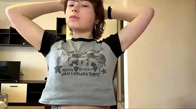 Nellyts - show boobs