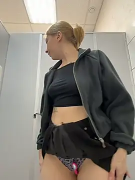 Sunny___Bunny - Risky little moan in mans restroom