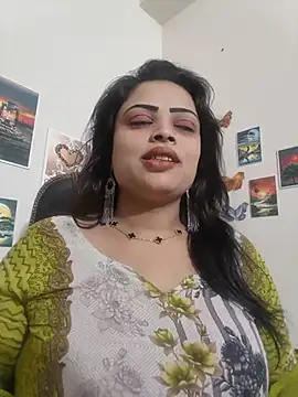 Pinky-2 - Oiling My Sexy Pussy Hole