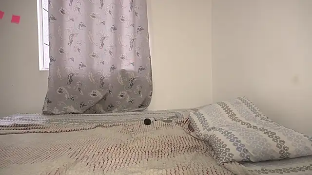 Paulettewomantall - finger pusssy