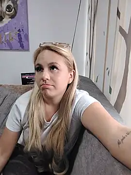 Angelwhite_25 - Show ass
