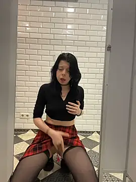 LishuMeow - take off panties & rub pussy at urinal🚽