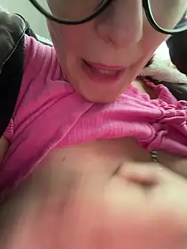 NataKitten - Nipclamps on+jigggle tots in public,LT🎁