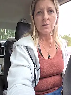 NikkiBlisss - Pull over and play w pussy