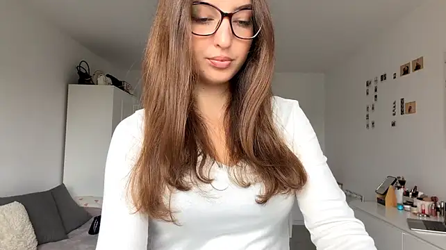 ConchitaRa - take off my bra and stay only in top