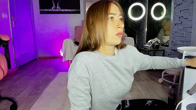Reina_Cummings - OIL Show💦💦💦