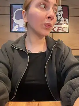 Sunny___Bunny - Risky little moan in kfc